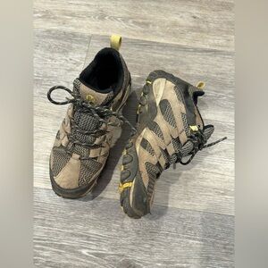 Merrell women’s boots size 8